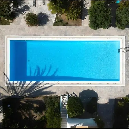Ariadne Pool At