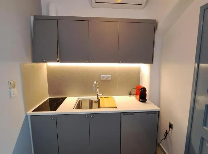 Ariadne Pool At * 오르노스